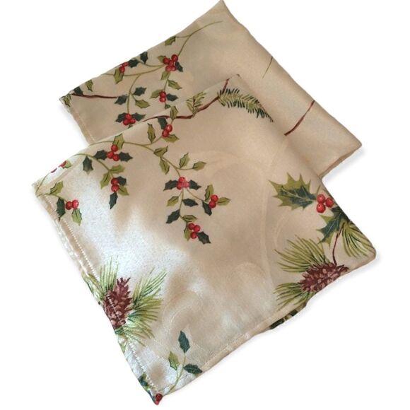 St Nicholas Square Christmas Napkin Cloth Fabric Set of 2 Winter Pine Branches. - Picture 15 of 16